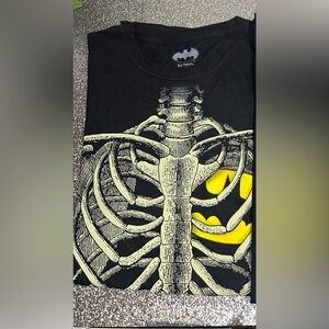 Batman Black DC Comic Skeleton Yellow Wings
Short Sleeve Crew Neck Size 2XL